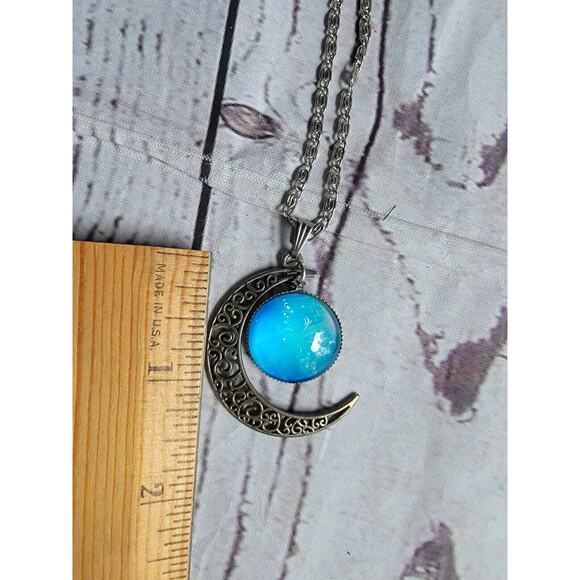 Cresent Moon Pendent Necklace With Blue Gem Silver Chain No Markings - Picture 6 of 7